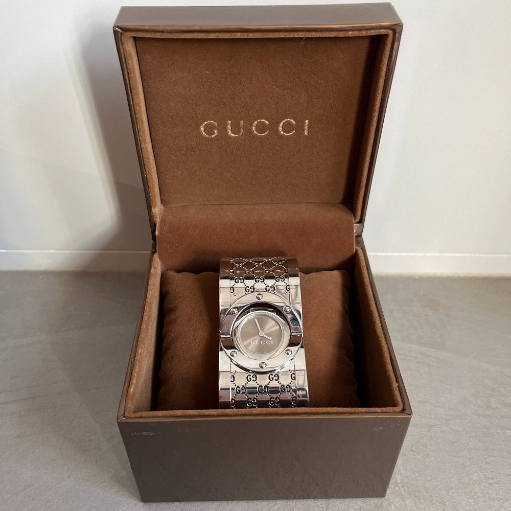 Gucci Twirl Stainless Steel Bangle Bracelet Watch